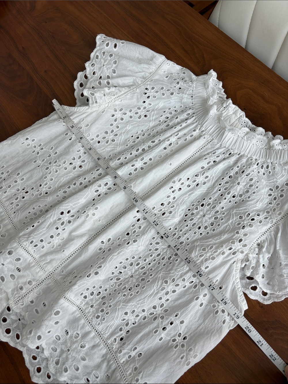 Jennifer & Grace Broderie Anglaise Flutter Sleeve Blouse
Size Large - Picture 8 of 10